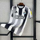 CAMISOLA DO NEWCASTRLE 25/26 PRETO E BRANCO